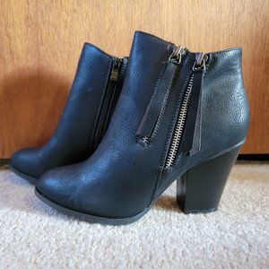 BOOTIES | NWT - Journee Collection - Vally Booties - Black - Size 7.5